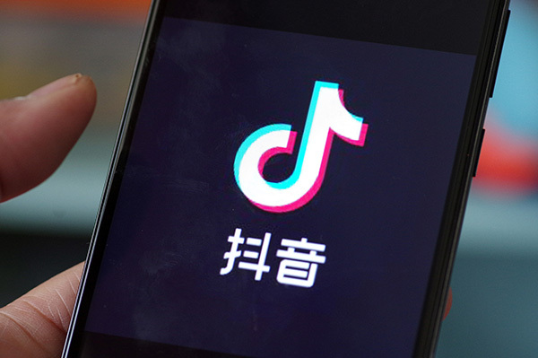 抖音发布关于应用人工智能生成内容的平台规范及相关问题解读